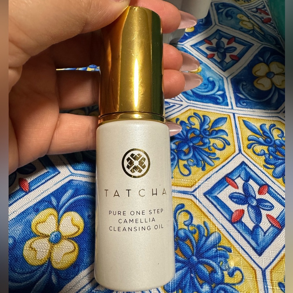 Tatcha pure one step Camelia cleansing oil